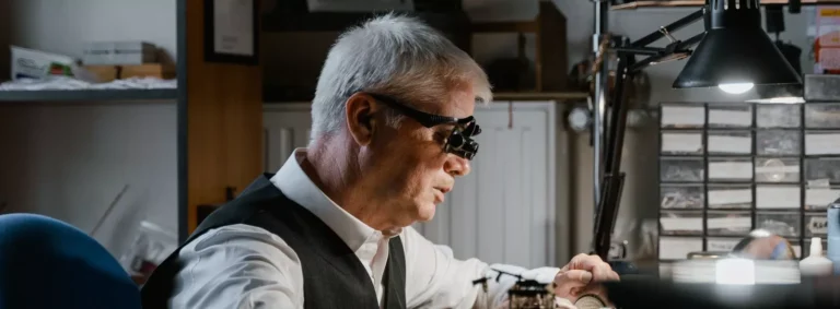 Giloszowanie – tajemnica precyzyjnego zdobienia metali